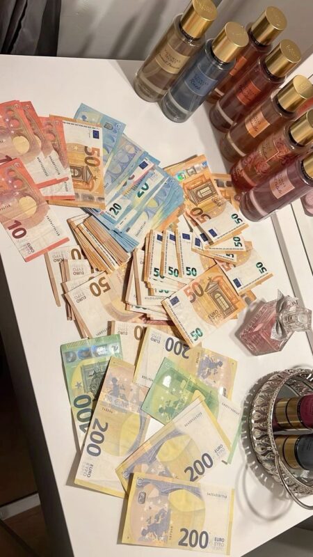 Koop vals geld dat er echt uitziet