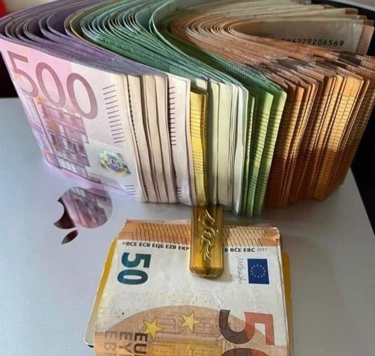 Koop vals geld dat er echt uitziet